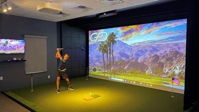 FORE! How Epson Projectors Create Immersive Golf Experiences Rain or Shine