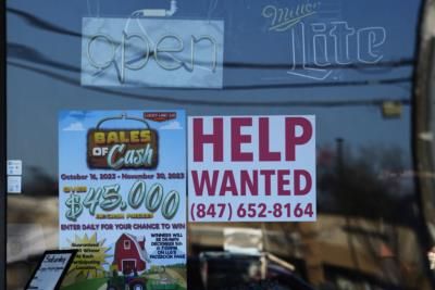 US Jobless Claims Hit Five-Week Low Amid Layoffs