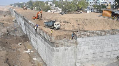 Work on third flood protection wall along the Krishna in Vijayawada nears completion