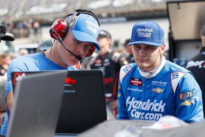 Carson Kvapil to make Xfinity debut at Martinsville with JRM