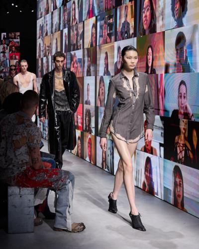 Effortlessly Chic: Urban Cool Meets High-Fashion Glamour On Runway