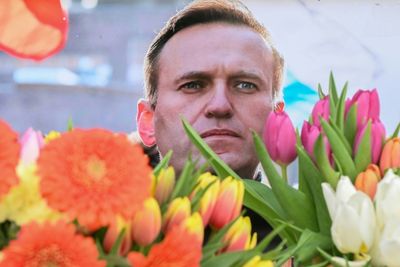 Navalny Mother Says Being Pressured Into 'Secret' Burial