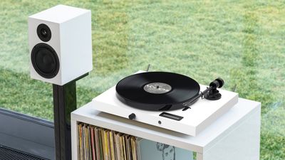 Pro-Ject Juke Box E1 adds new components and better speed switching