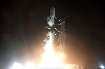 SpaceX Falcon 9 rocket ties 19 flight-record with launch from California (video)