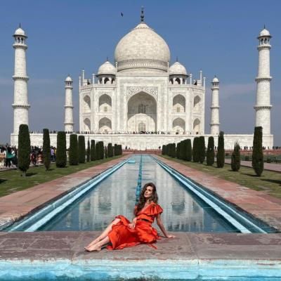 Ambar Zenteno: Elegance And Beauty At The Taj Mahal