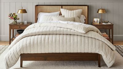 10 comforter storage ideas — expert ways to stash