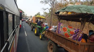 Traffic snarls, poor amenities mar the experience of devotees visiting Medaram