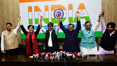 Bitter rivals Congress, AAP seal alliance deal