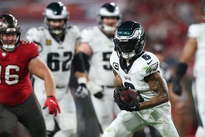 DeVonta Smith’s 5th year option price tag revealed, Eagles face easy decision