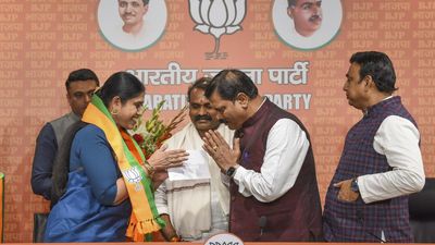 Congress Vilavancode MLA Vijayadharani joins BJP in Delhi