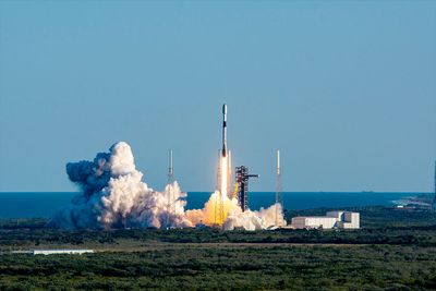 SpaceX launches 24 Starlink satellites from Florida
