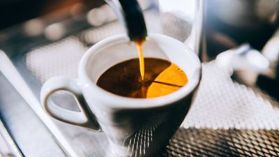 How to make espresso at home – with and without a machine