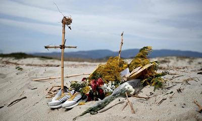 ‘The scar is reopening’: relatives return to site of Italian shipwreck