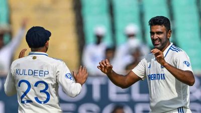 India vs England, 4th Test: India turn the tide in Ranchi rearguard