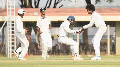 Ranji Trophy: Tamil Nadu blow away Saurashtra to make semifinals