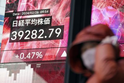 Japan’s Nikkei hits new high after topping 1989 peak