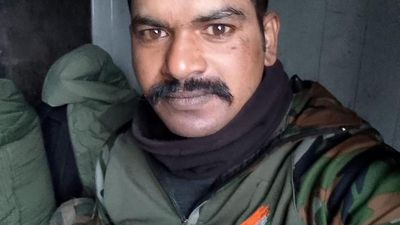 Army Jawan killed, wife hospitalised in a road accident near Warangal