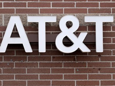 AT&T will give $5 to customers hit by cellphone network outage