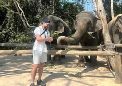 Jason Kipnis Poses With Elephant In Captivating Moment Of Awe