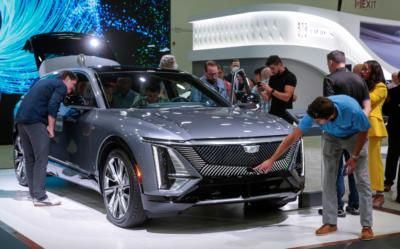 GM Introduces Fully-Electric Cadillac Lyriq In France