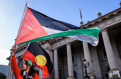 Melbourne writers’ festival deputy chair resigns over Aboriginal and Palestinian solidarity poetry event