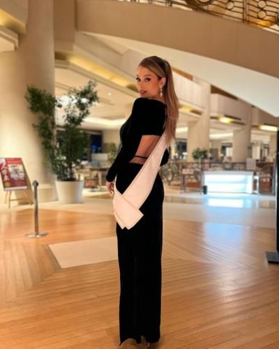 Camila Díaz Radiates Joy In Stylish Lilac Bikini Under Sun