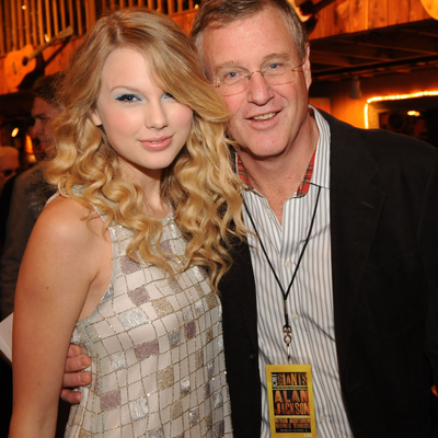 Taylor Swift's Rep Responds to Dad Scott Swift's Altercation With a Photographer in Australia