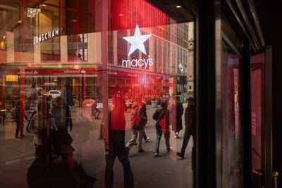 Macy's stock shoots up despite announcement of mass store closures