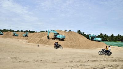 Supreme Court asks Tamil Nadu District Collectors to obey ED summons in sand mining case