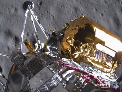 Moon Lander Beams Back Photos Before Shutdown