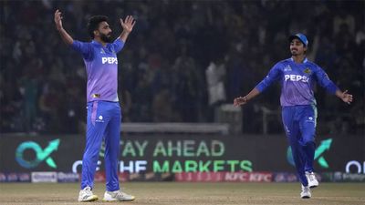 Usama Mir creates PSL history with six-wicket haul as Multan Sultans crush Lahore Qalandars