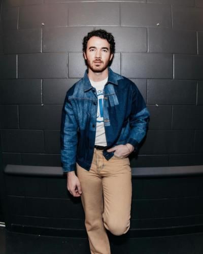 Kevin Jonas Nails The Blue And Brown Color Combination