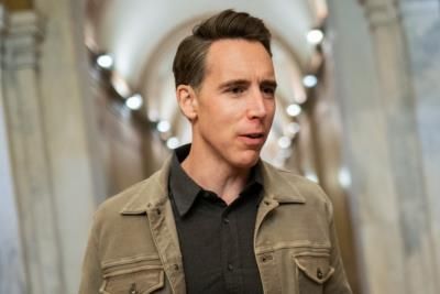 Republican Senator Proposes Tariff Increase On Chinese Vehicles