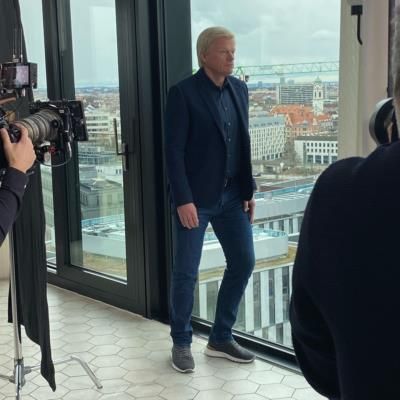 Oliver Kahn's Timeless Style: Sophistication And Charisma Personified
