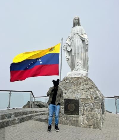 Odúbel Herrera: Embodying Venezuelan Heritage And Resilience Through Photography