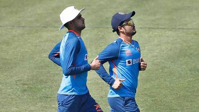 'Comebacks define the spirit': Ravi Shastri backs Shreyas Iyer, Ishan Kishan to return stronger after losing BCCI annual contracts