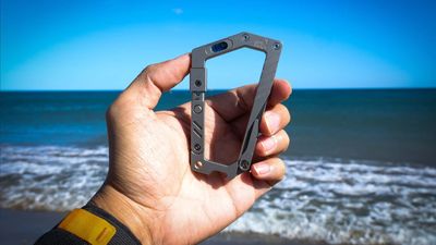 The GH Carabiner Is Actually A Multitool Cosplaying As A Carabiner