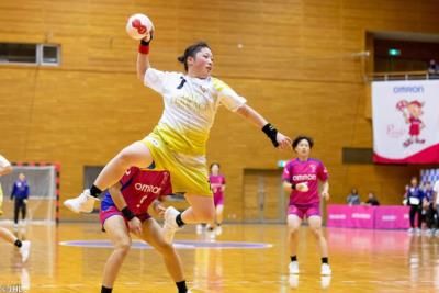 Exciting Women's Handball Team Match Clips Showcase Skill And Teamwork