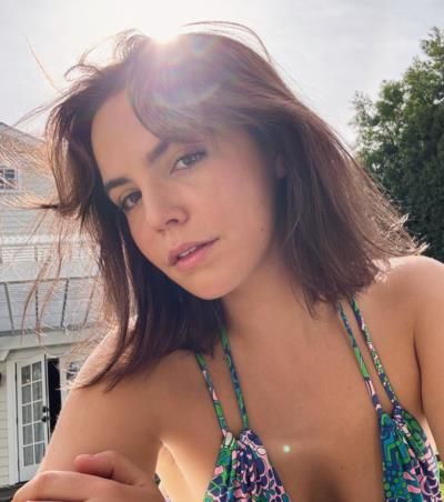 Bailee Madison's Adorable Selfie Moment