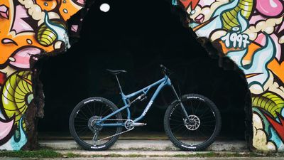 Sonder refreshes its alloy Evol enduro bike with more travel, updated geometry and a mullet wheeled setup