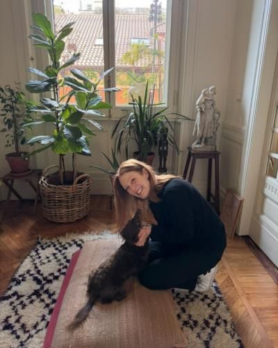 Julianne Moore's Graceful Encounter With A Furry Friend In Milan
