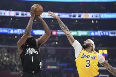 Lebron James Leads Lakers To Stunning Comeback Victory