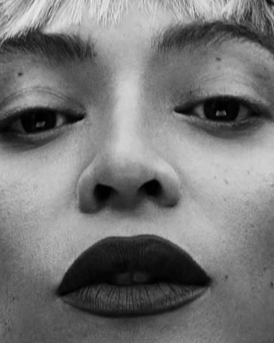 Beyoncé: Iconic Monochrome Elegance And Sophisticated Denim Ensemble