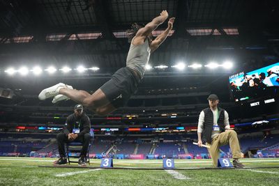 Best photos from the top DL, edge rusher, LB performances at 2024 NFL Combine