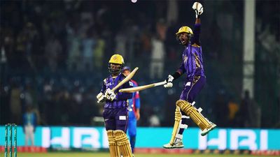 PSL: Sherfane Rutherford's unbeaten half-century leads Quetta Gladiators to victory over Karachi Kings