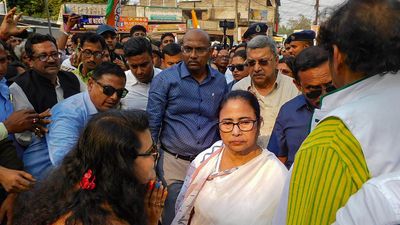 Cooking gas cylinder may cost ₹2,000 if BJP returns to power: Mamata