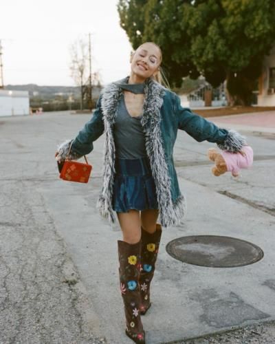 Ariana Grande's Winter Chic Photoshoot: Glamour With Playfulness