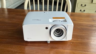 Optoma UHZ66