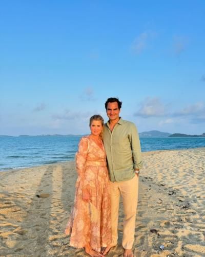 Roger Federer And Wife Enjoying Beach Getaway