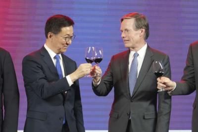 China Pledges More Opportunities For Foreign Companies